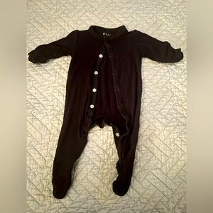 Kyte BABY black size Preemie snap up sleeper. Bamboo material.